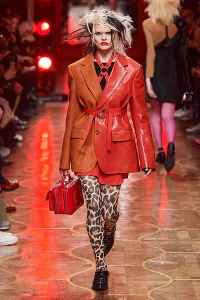Look 37